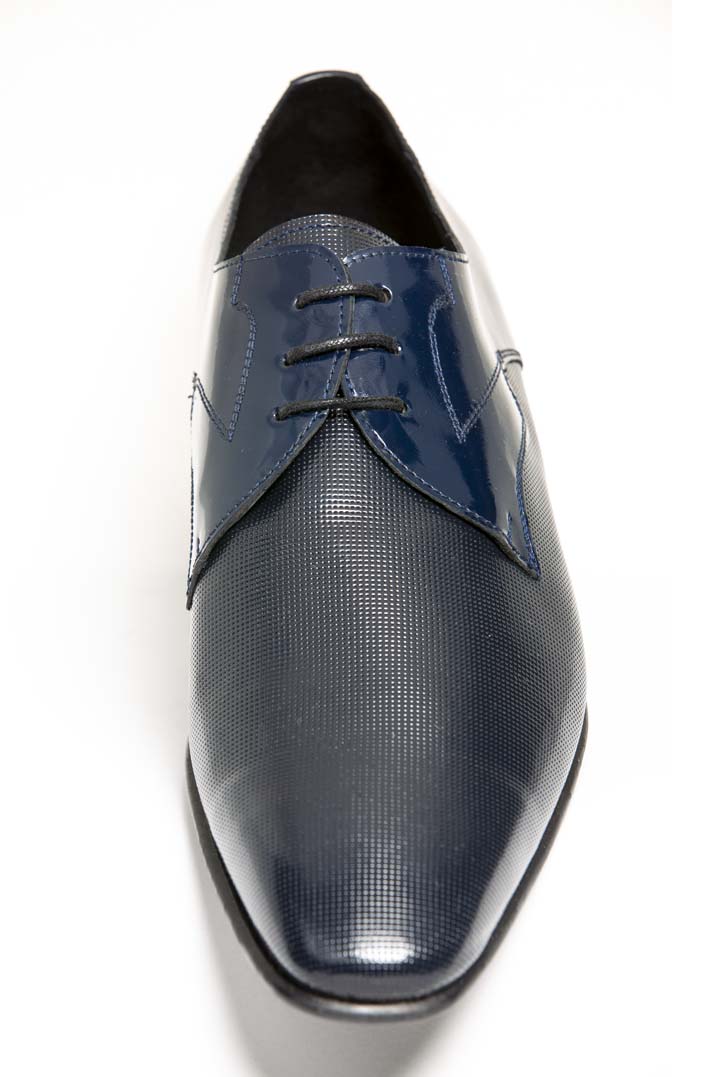 Zapatos de novio azul con puntera picado antik