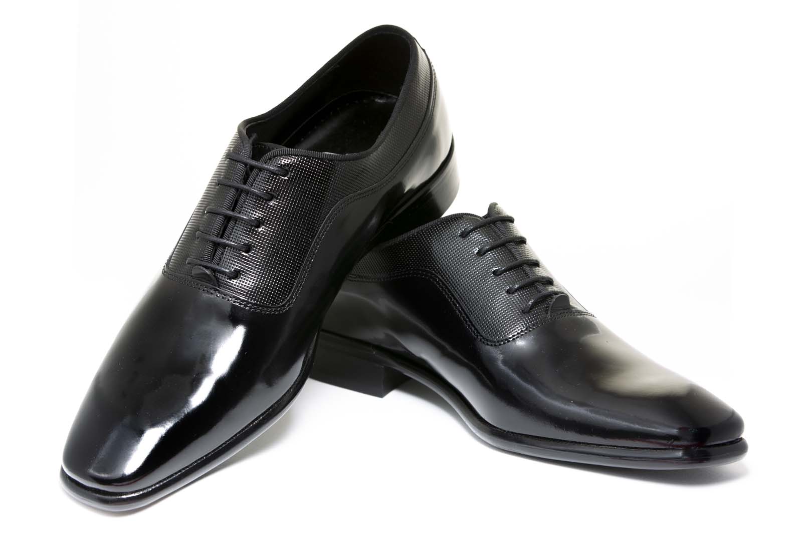 Zapato modelo Oxford piel lisa color negro