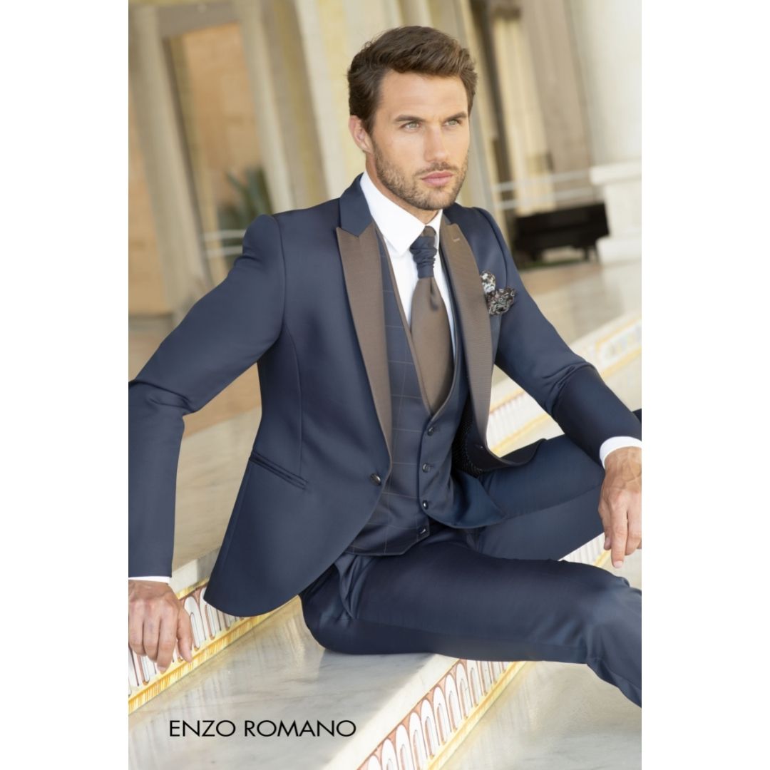 Traje de novio de Enzo Romano de la Colección Exclusive Wedding para el 2022.